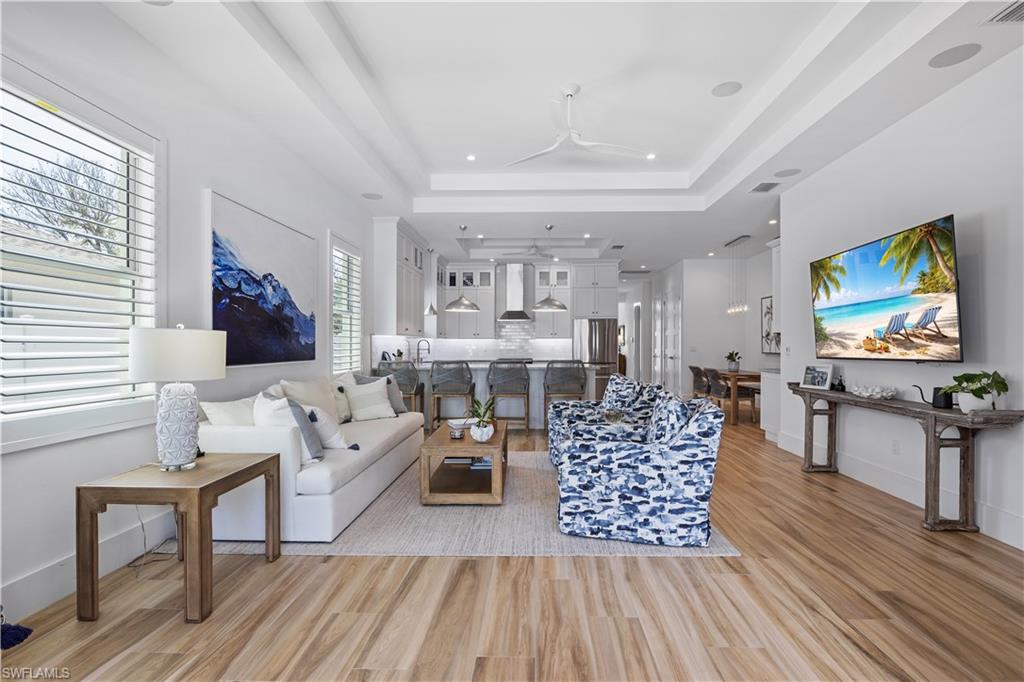 NAPLES PARK - Residential