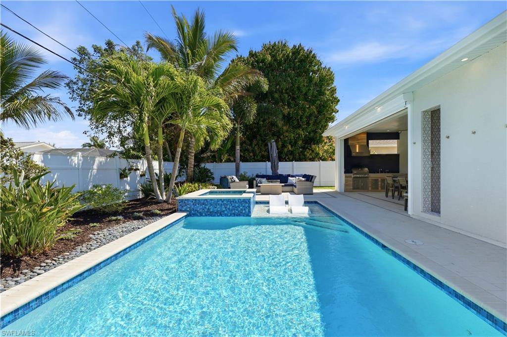 NAPLES PARK - Residential