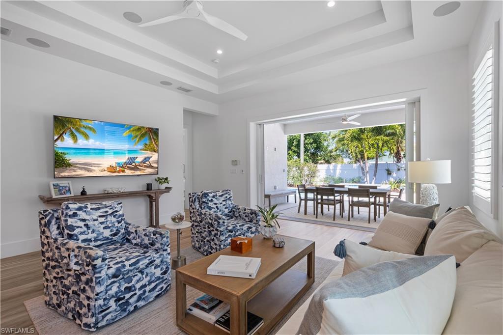 NAPLES PARK - Residential