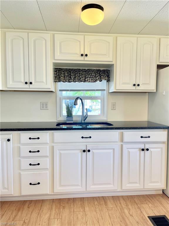 FOREST PARK MOBILE HOME - Residential