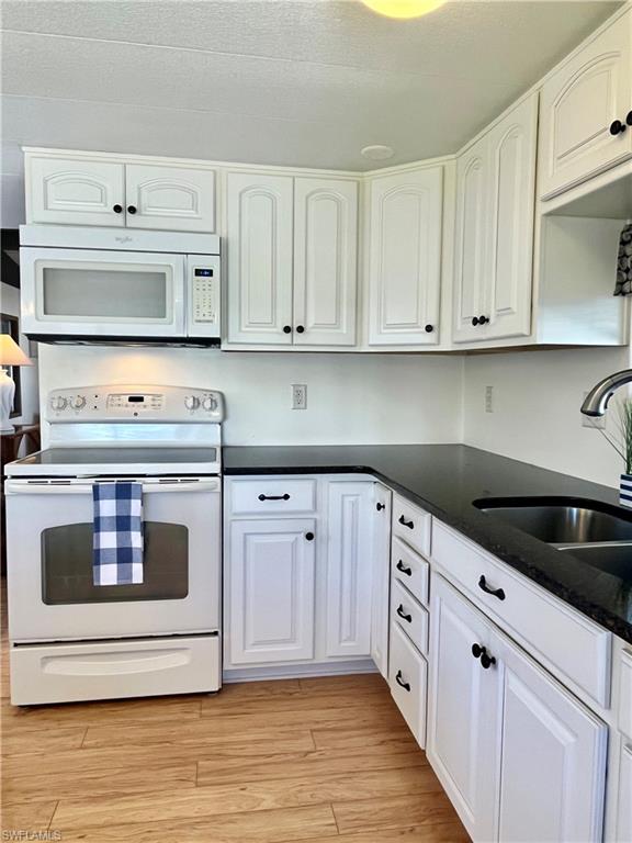 FOREST PARK MOBILE HOME - Residential