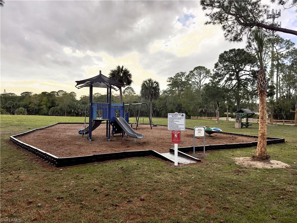 PALM SPRINGS ESTATES - Residential