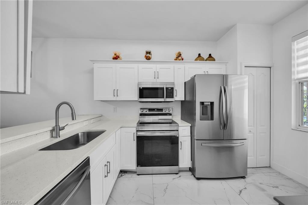 FAIRWAYS I - Residential Lease