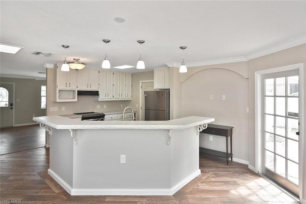 GOLDEN GATE CITY - Residential