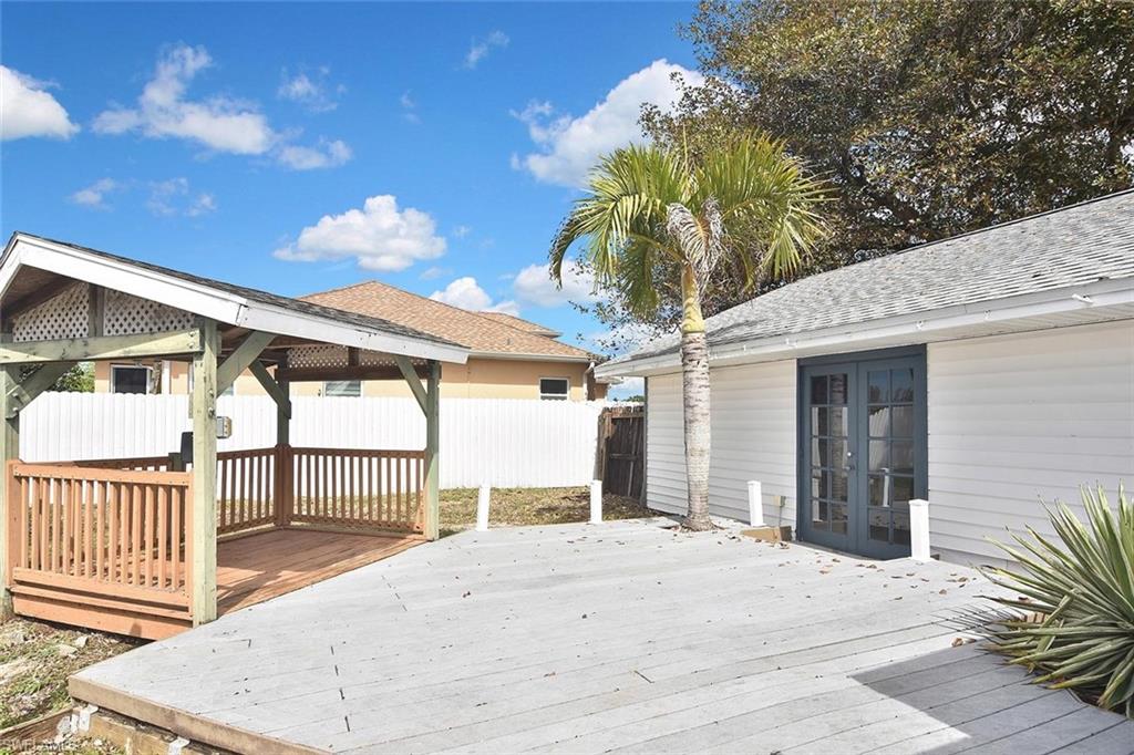 GOLDEN GATE CITY - Residential