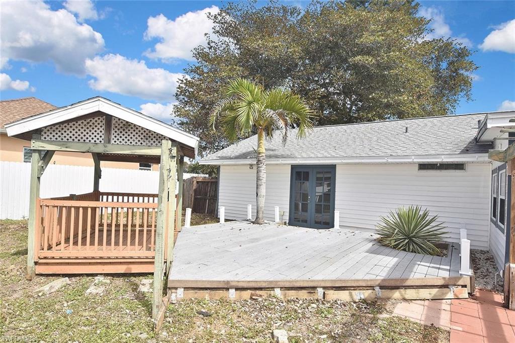 GOLDEN GATE CITY - Residential