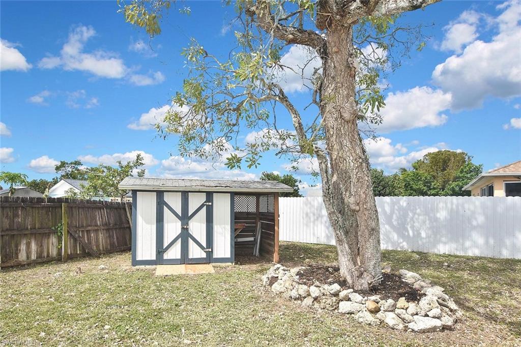 GOLDEN GATE CITY - Residential