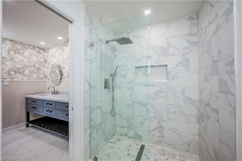 CHARLOTTE PARK - Residential Lease