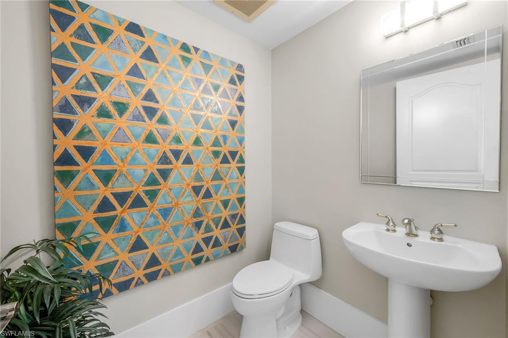 TWIN DOLPHINS - Residential