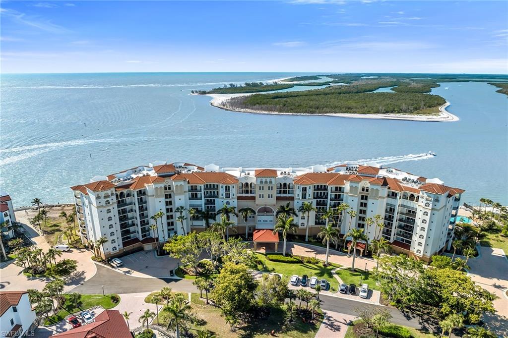 TWIN DOLPHINS - Residential