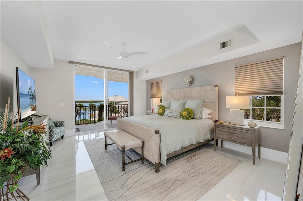 TWIN DOLPHINS - Residential