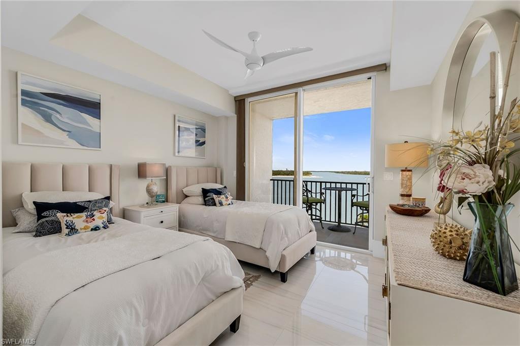 TWIN DOLPHINS - Residential