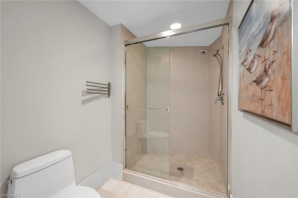 TWIN DOLPHINS - Residential