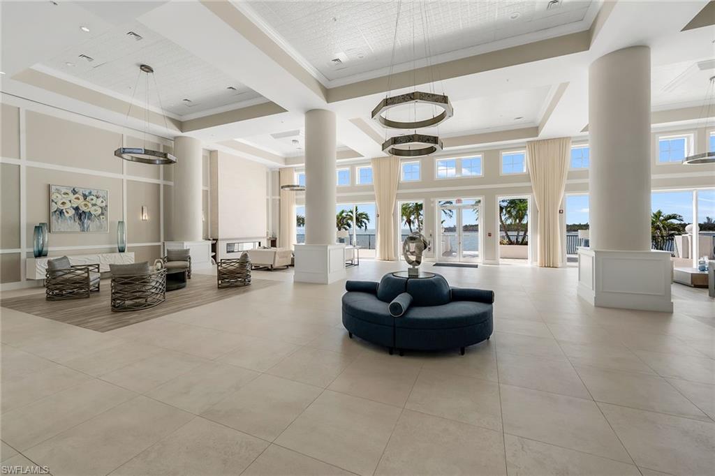 TWIN DOLPHINS - Residential