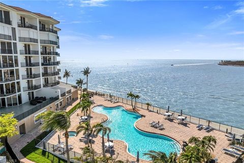 700 La Peninsula BLVD 306 NAPLES FL 34113