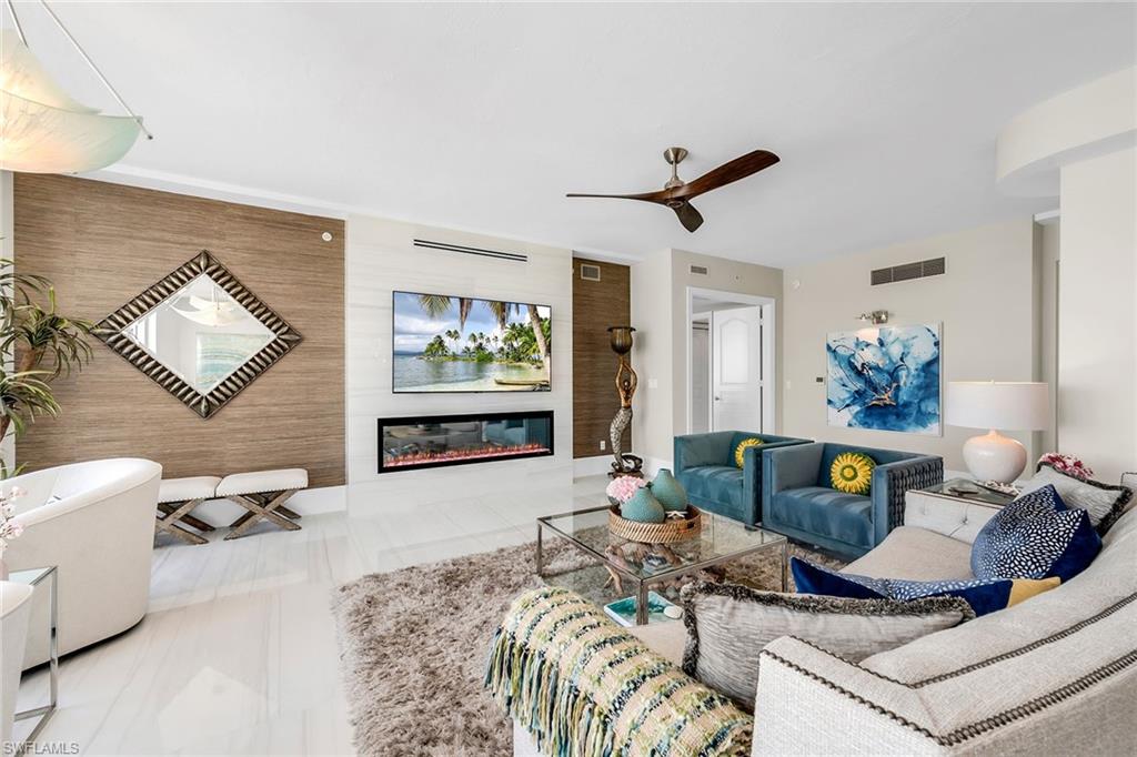 TWIN DOLPHINS - Residential