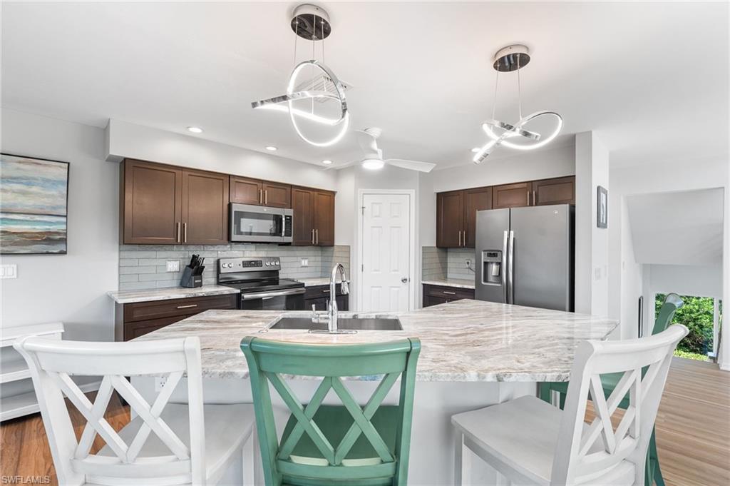 LONG ACRE LAKE - Residential