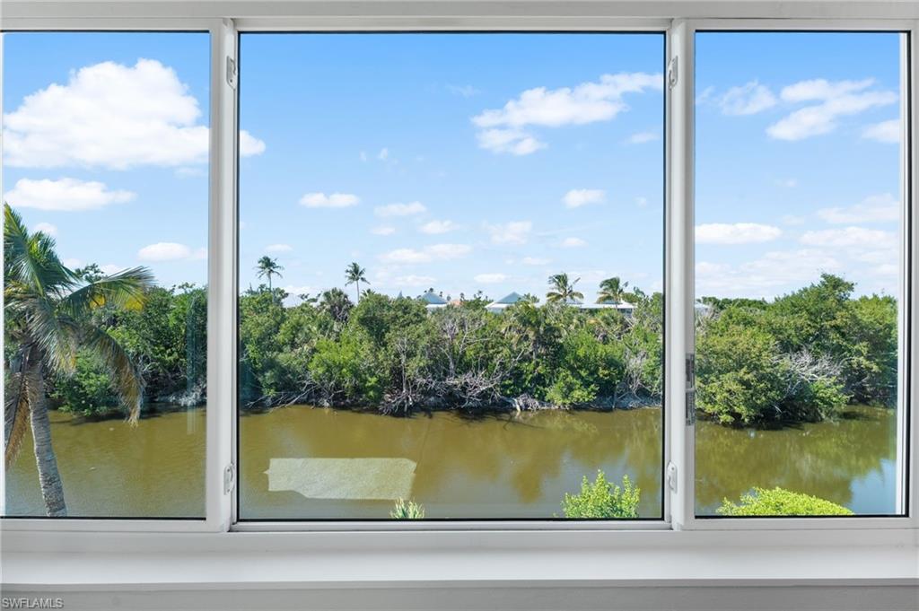 LONG ACRE LAKE - Residential