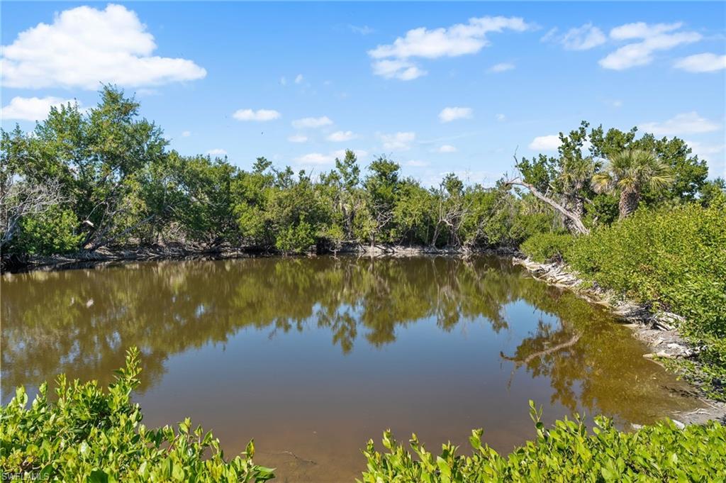 LONG ACRE LAKE - Residential