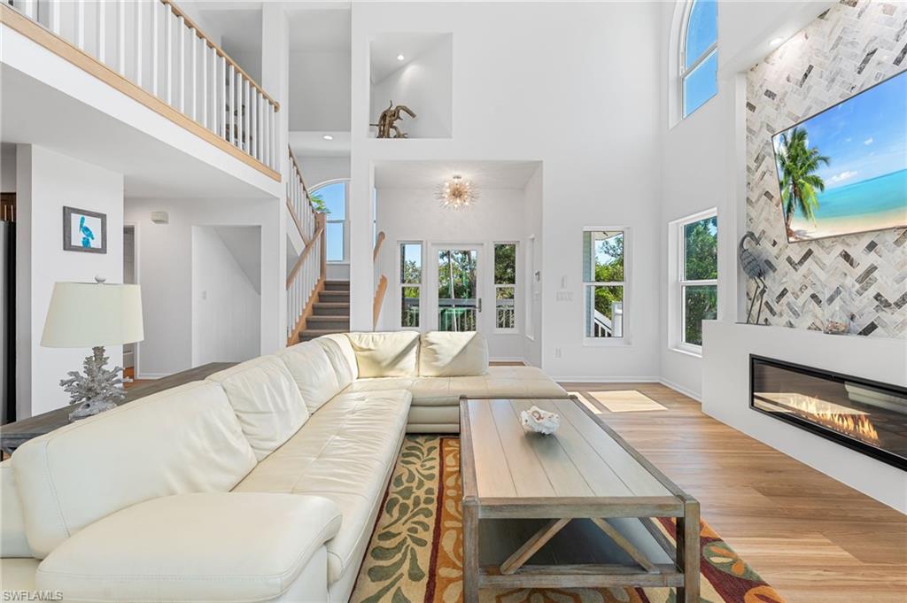 LONG ACRE LAKE - Residential