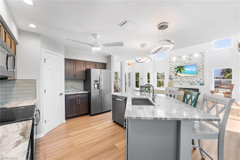 LONG ACRE LAKE - Residential