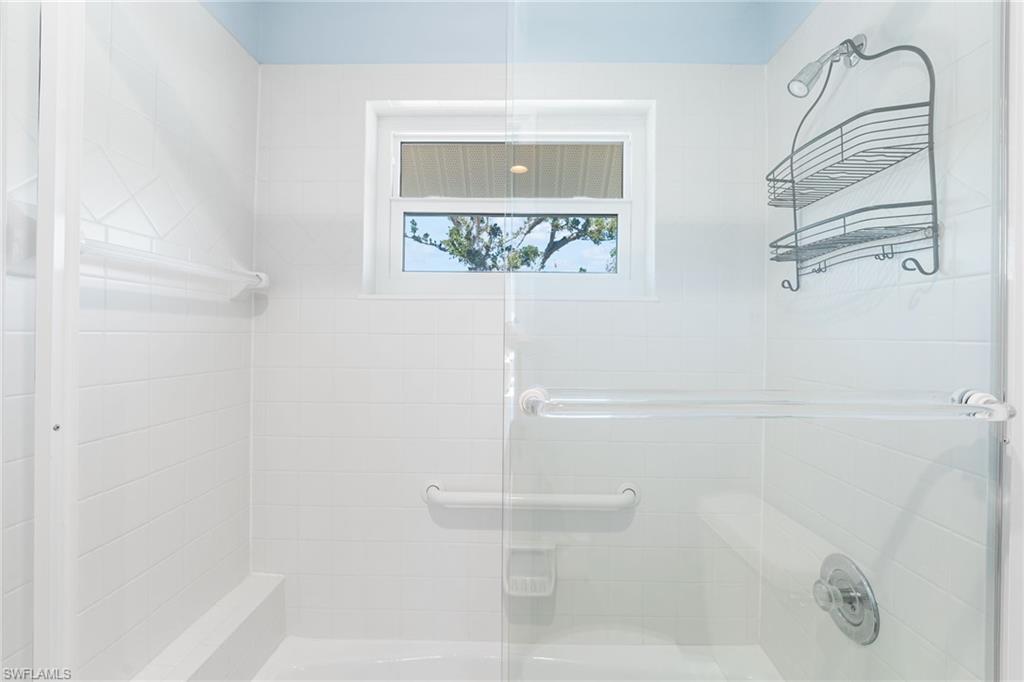 LONG ACRE LAKE - Residential