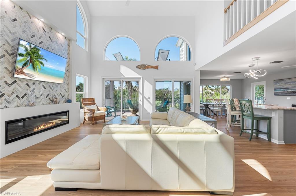 LONG ACRE LAKE - Residential