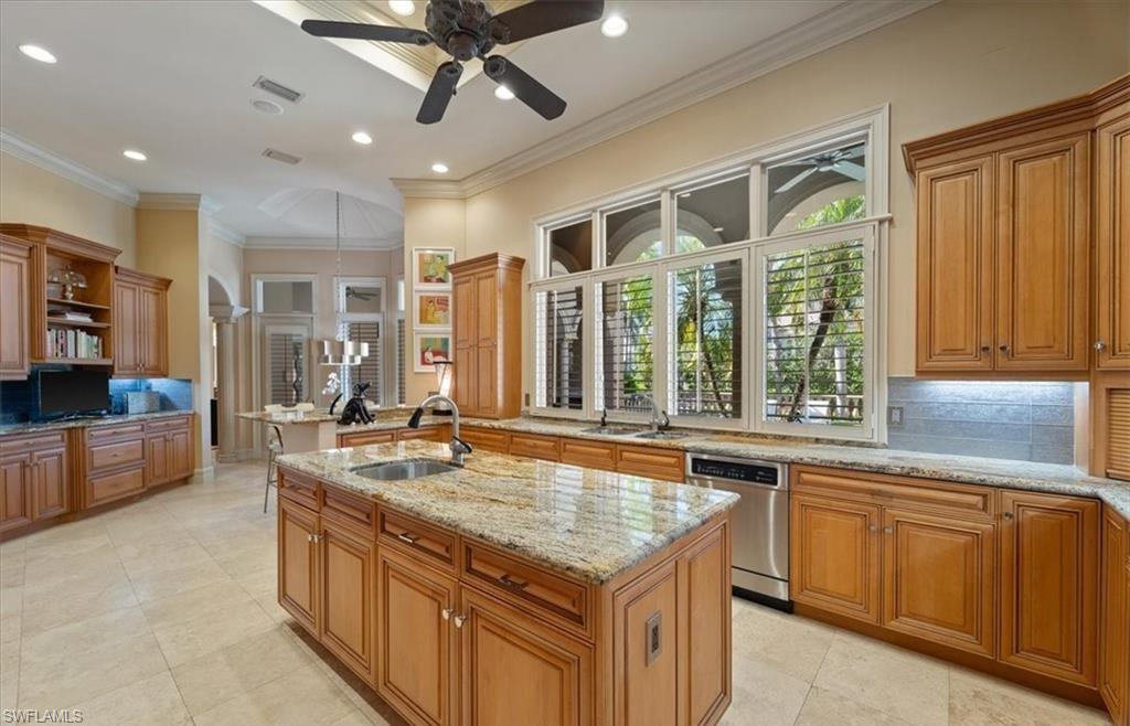 AQUALANE SHORES - Residential Lease