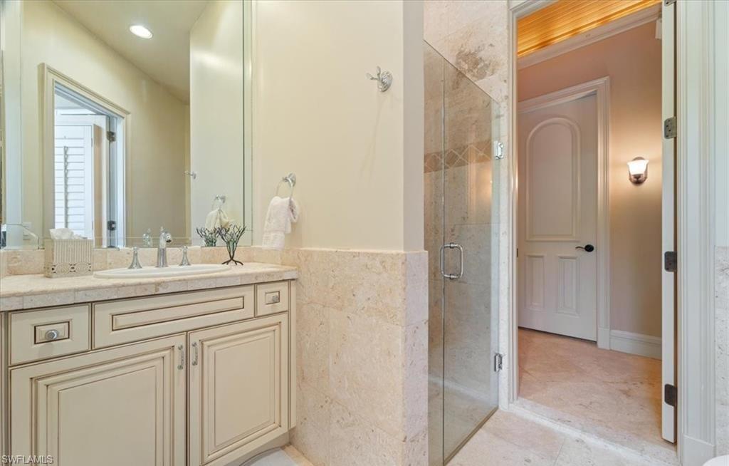 AQUALANE SHORES - Residential Lease