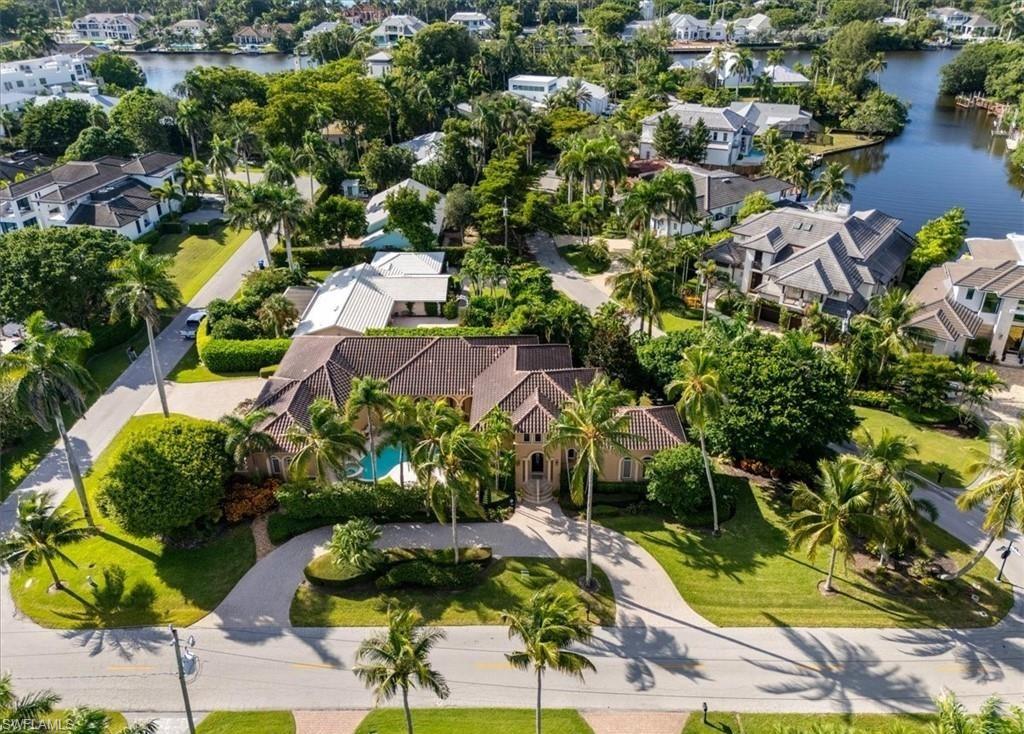 AQUALANE SHORES - Residential Lease