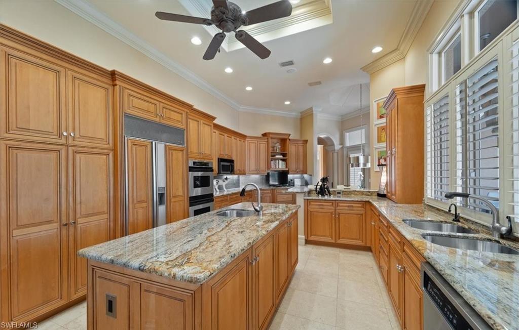 AQUALANE SHORES - Residential Lease