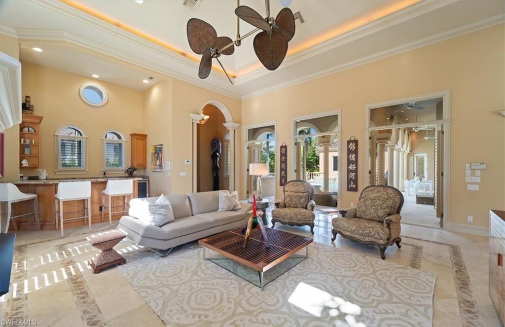 AQUALANE SHORES - Residential Lease