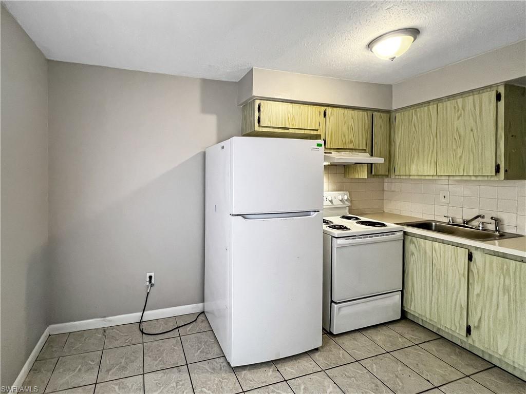 FORT MYERS SHORES - Residential Lease