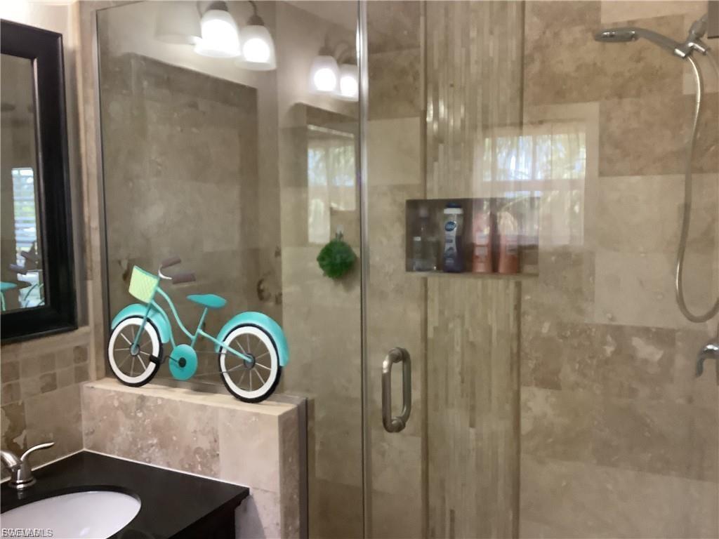 OLYMPIA POINTE - Residential