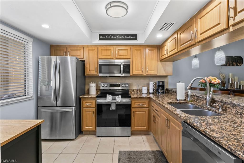 COUNTRY CLUB VILLAGE - Residential