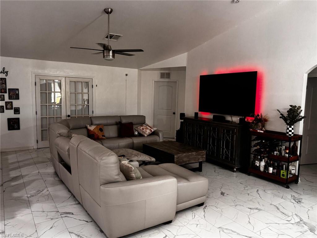 CAPE CORAL - Residential