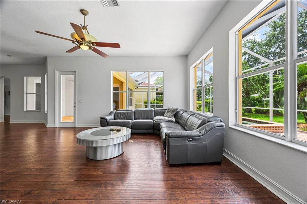 WINDWOOD - Residential