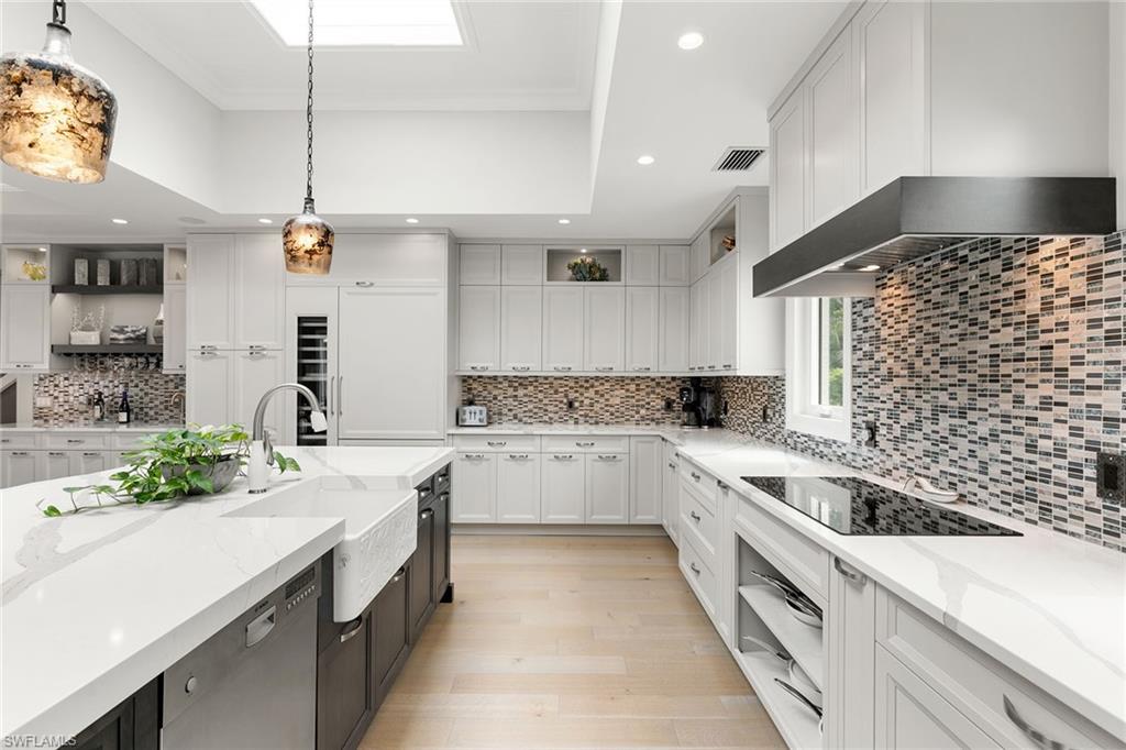 CHANTECLAIR MANOR - Residential