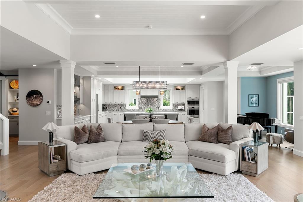 CHANTECLAIR MANOR - Residential