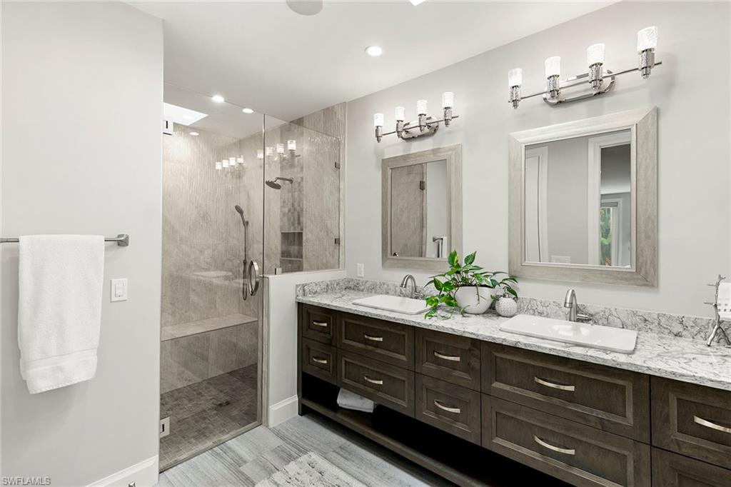 CHANTECLAIR MANOR - Residential