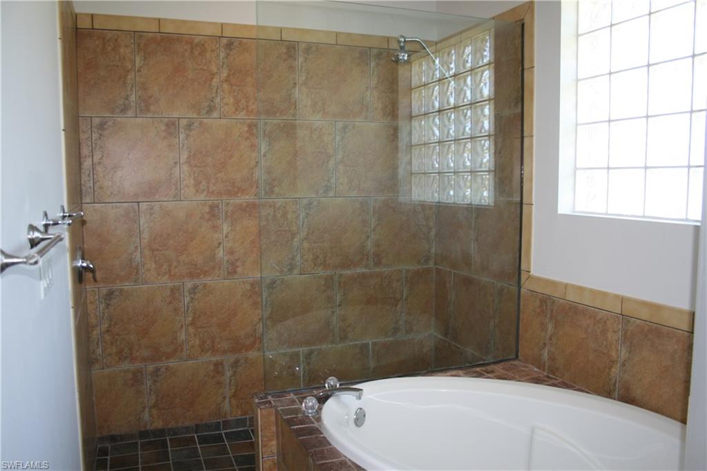 ISLAND PARK WOODLANDS - Residential