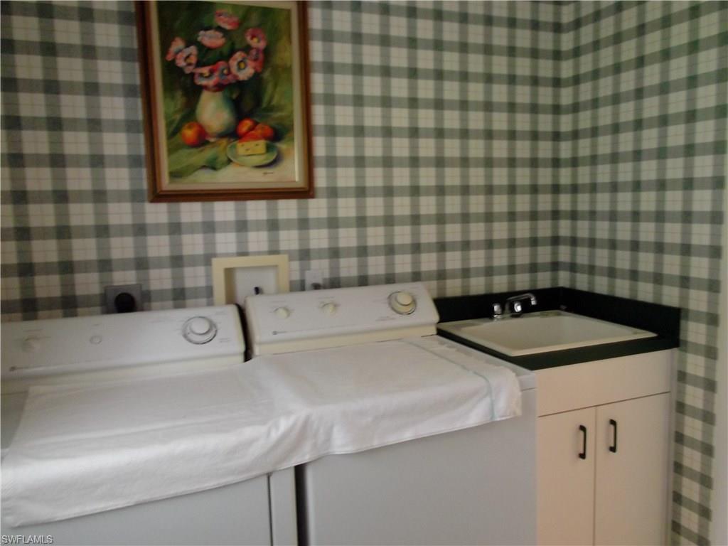 ROTONDA BROADMOOR - Residential