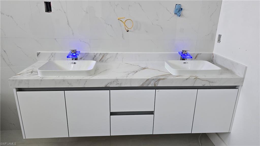 BURNT STORE LAKES - Residential