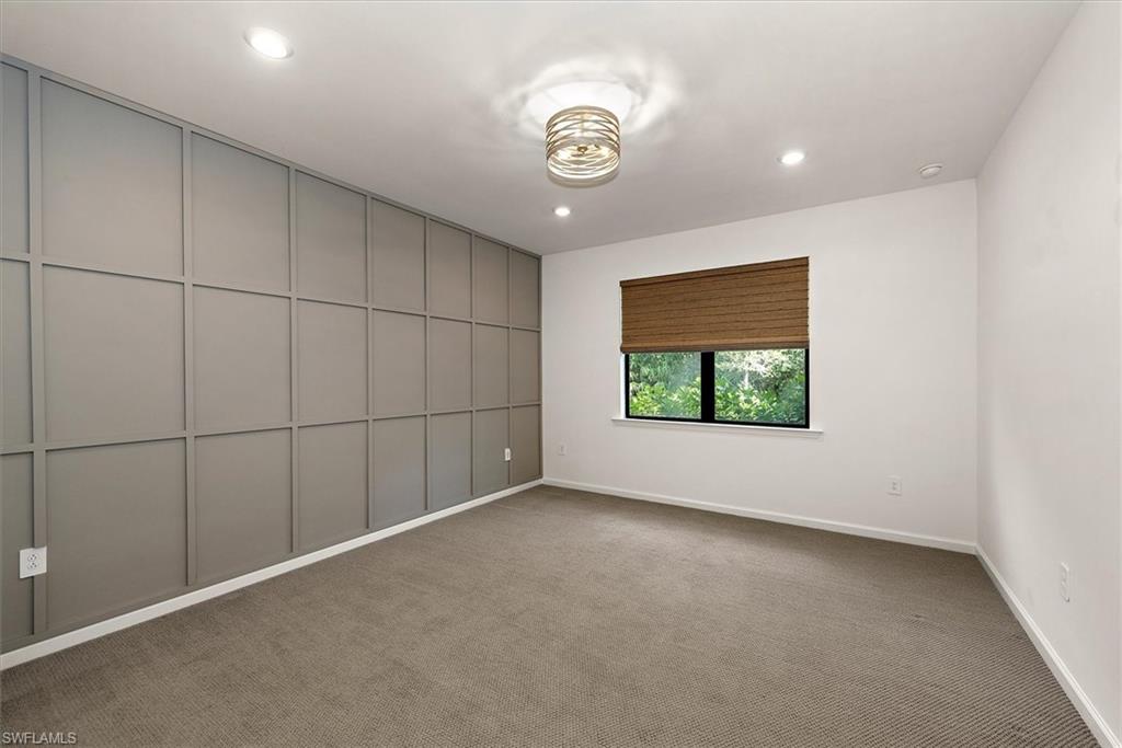 COUNTRY CLUB - Residential