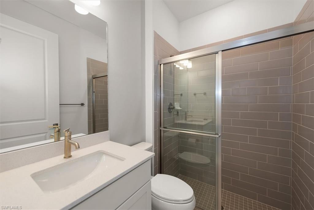 COUNTRY CLUB - Residential