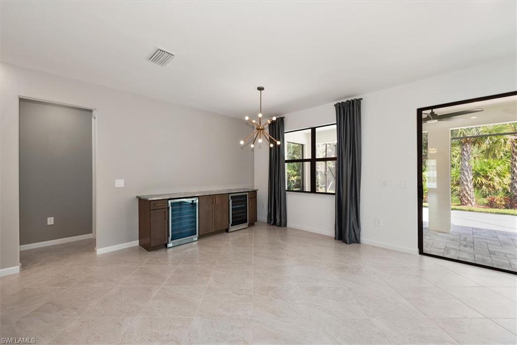 COUNTRY CLUB - Residential