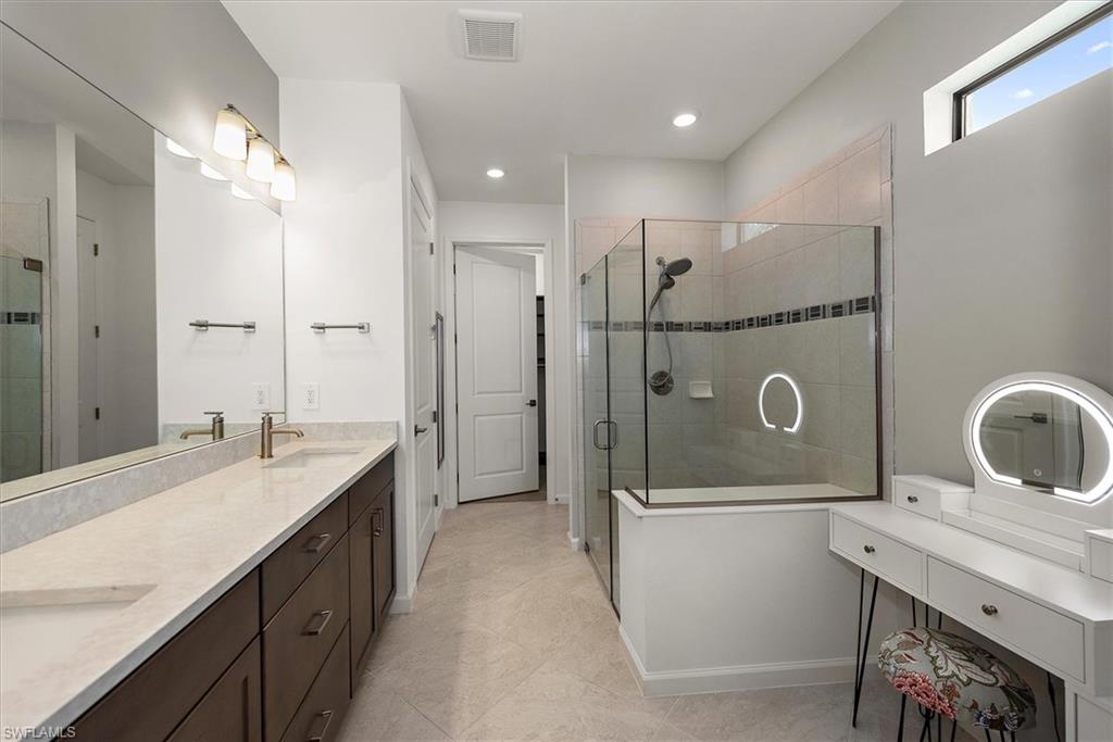 COUNTRY CLUB - Residential