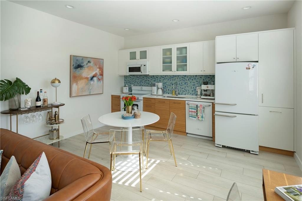 NAPLES PARK - Residential