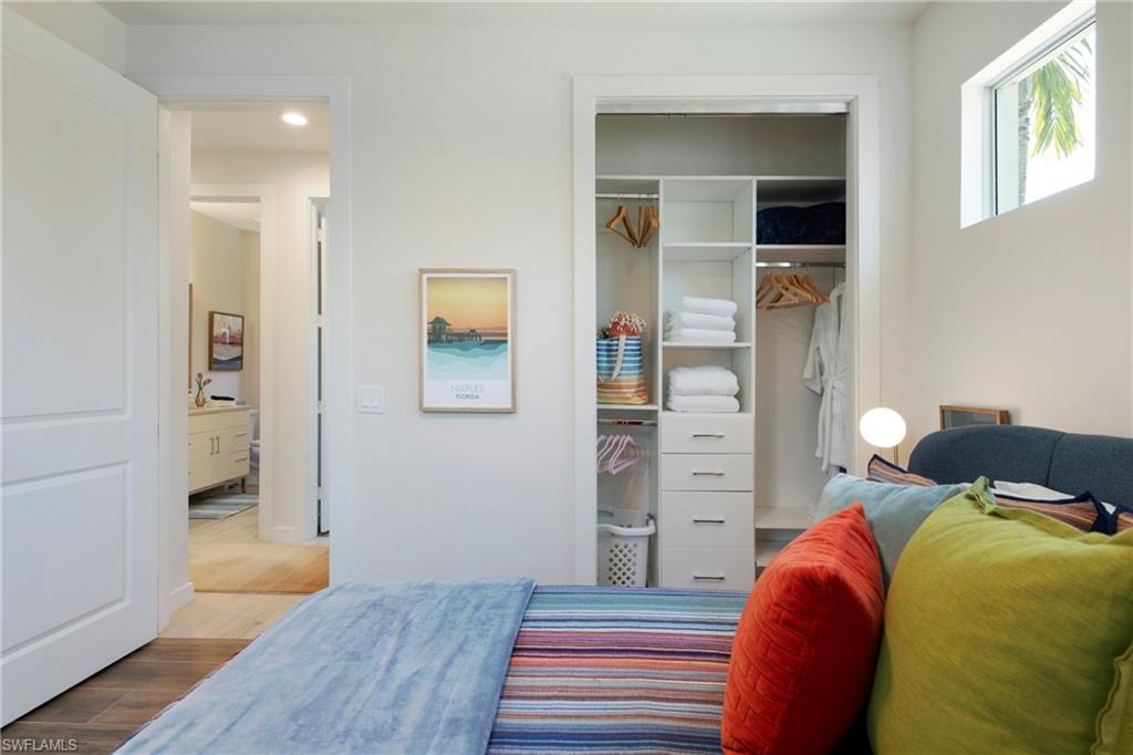 NAPLES PARK - Residential