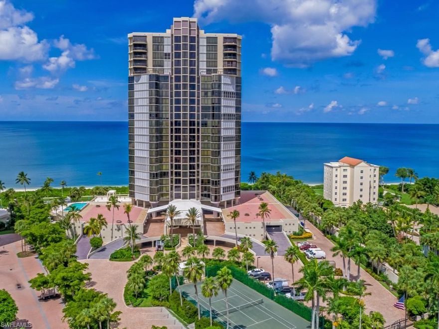Three Bedroom plus Den Three and Bath sitting Directly on top of the Beach.Gorgeous Views unit faces Northwest.
Le Parc is a great building with only 78 residences. Two terraces one off living room and one off guest suites.24 hours security gated entrance two underground parking spots.